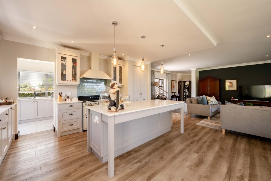4 Bedroom Property for Sale in The Hill Western Cape